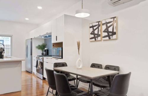 Central Northside House | Special 2 Homes – 6BR Duplex | Perfect for Groups!