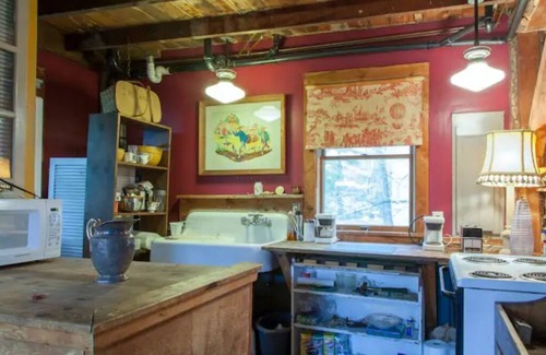 Marietta Apartment | Special Skaneateles farm apt! …i.e.”the granary” #3