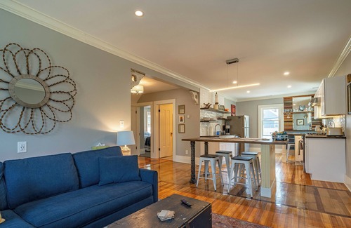 Rochester Apartment | Spectacular 2 BR, 1.5 BA close to all venues, hospitals & universities