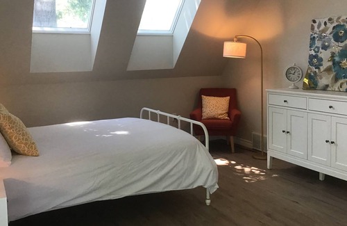 Turkey Point House | Spectacular 4-season home, seconds from the beach. (Pet friendly!).