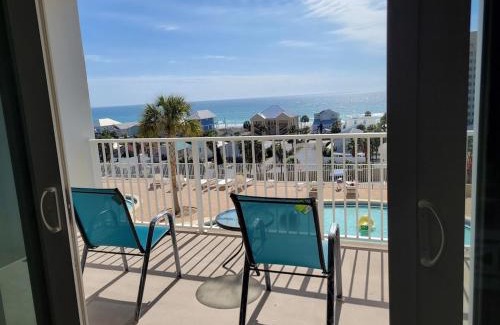 Panama City Beach Apartment | Spectacular 5th Floor Gulf View Condo in Panama City Beach, just steps away from the beach