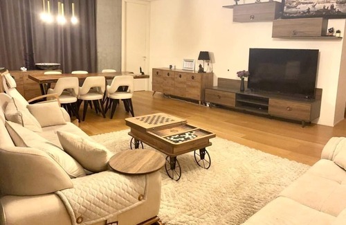 Ust Bostanci Apartment | Spectacular apartment in designer complex