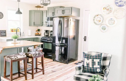 Palo Cottage | Spectacular Lake Views!