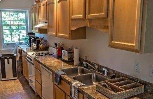 Gill House | Spectacular Mountain views with all the amentities nearby