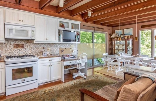 Marblehead House | Spectacular Oceanfront House for Halloween Vacation in Salem