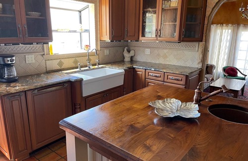 Loma Alta House | Spectacular, quiet Spanish house with great valley views!