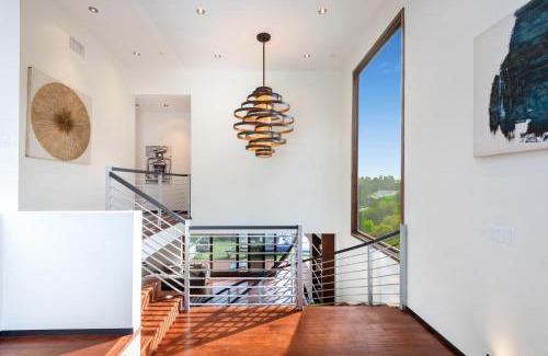 Bel Air Apartment | Spectacular Views: Exquisite Villa, Pool, Jacuzzi!