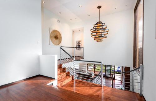 Bel Air Apartment | Spectacular Views: Exquisite Villa, Pool, Jacuzzi!