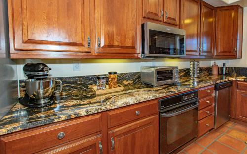 Tortolita House | Spectacular Views, Heated Pool, & Outdoor BBQ