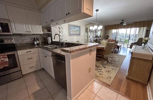 Plantation Condo | Spectacular views of the golf course & lake from 3rd floor lanai. Venice, FL.