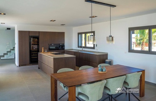 Canyelles Villa | Spectacular Villa Miami with Sea Views & A/C
