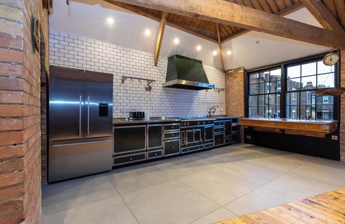 Bethnal Green Apartment | Spectacularly Unique 4BD House - Bethnal Green!