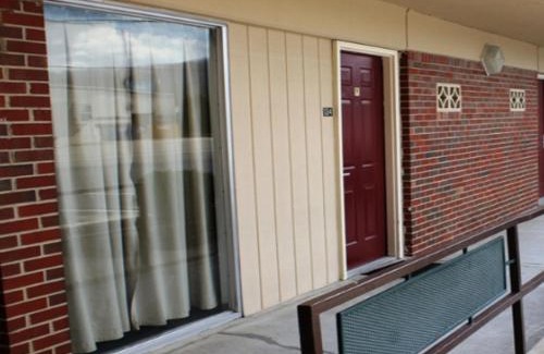 Bristol Hotel | Speedway Inn