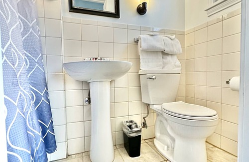 North Greece House | Spencerport - Cozy Cabin Inn, Sleep 4 - 2 Full Size Beds
