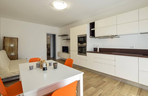 Pastrengo Apartment | Spend a great vacation with your family in this modern and compact apartment near Lake Garda.