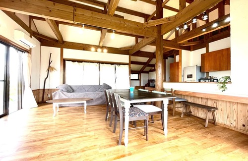 Taketomi-jima Taketomi-cho House | Spend a luxurious time in the living room where yo/Ishigaki Okinawa