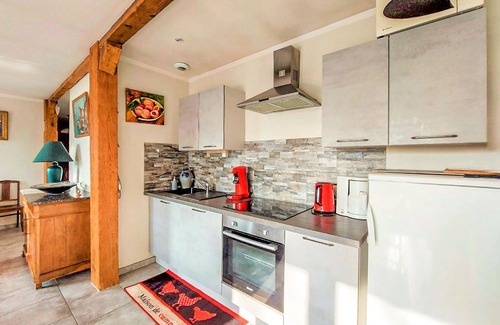 Corre Apartment | Spend a relaxing holiday in nature in this holiday apartment.