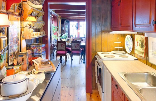 Giske House | Spend a wonderful vacation close to nature in this vacation home near the sea.