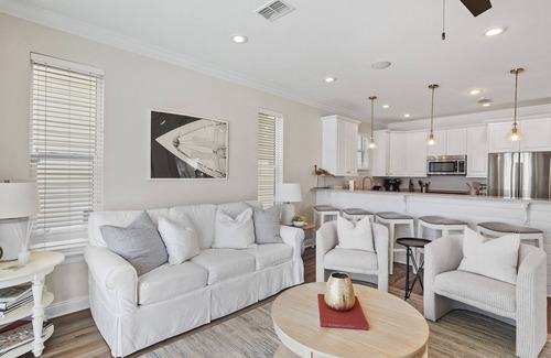 Laguna Beach Estates House | Spend Fall with us by the Beach! Gulf-Front Views! Private Pool! 4 Adult Bikes!