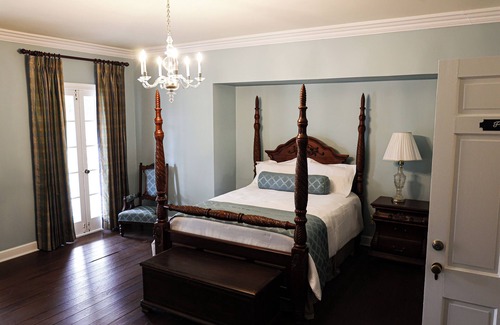 Destrehan Bed & Breakfast | Spend the night in one of the South's oldest historic homes!