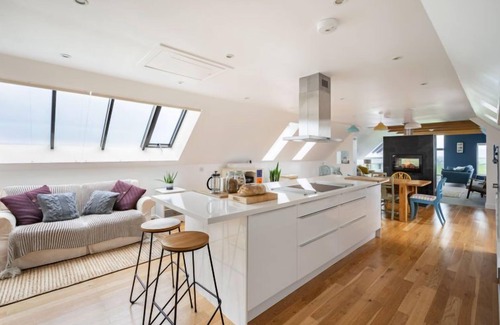 Caroy House | Spindrift by Interhome