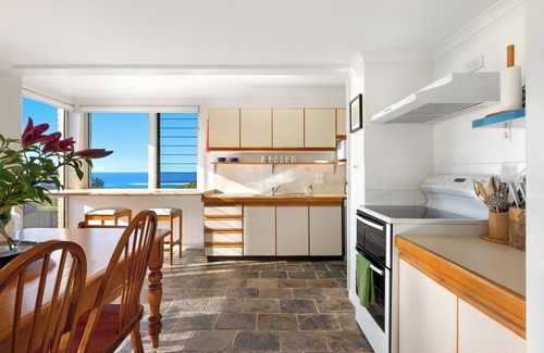 Yamba Apartment | Spindrift Lowerdeck with Beach and Ocean views! Couples paradise 1 bed.