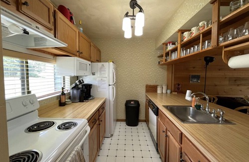 Hidden Valley House | ☀️🏊‍♂️ Splash, Explore & Play – Your Family’s Laurel Highlands Basecamp 🏞️🌸🌿