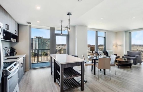 Crystal City Apartment | Splendid 2BR | Rooftop Pool | Arlington/Crystal City with Balcony | by GLS