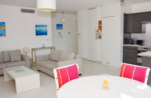 Valbonne Apartment | Splendid 3P in residence in the Calm - Car park - WIFI - TERRACE - 70m Center VALBONNE