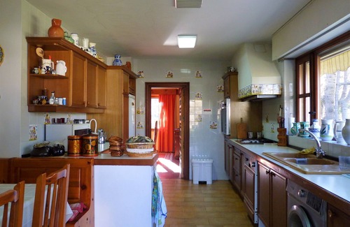 Riaza House | Splendid villa with large garden and game court in cool climate