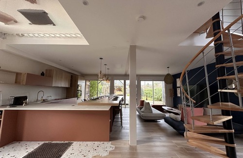 Sarlat-la-Caneda House | Splendide Villa au Coeur de Sarlat, Entièrement Rénovée, Avec Piscine et Jacuzzi