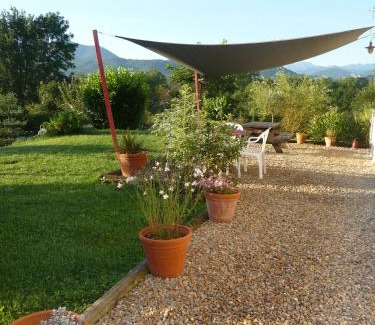 Montjoie-en-Couserans Apartment | Splendide vue Pyrénées, Rez de jardin 2 chambres