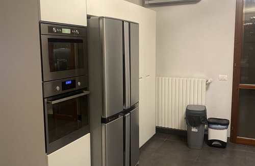 Cavriago Apartment | Splendido Appartamento in Villetta con Piscina e Palestra
