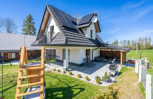 Czerwienne House | Spokojny Zakątek