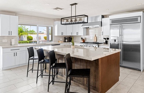 Shea North Estates House | SportsCourt - Sleeps 18 - Heated Pool - Spa