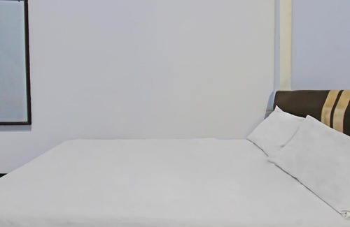 Kecamatan Narmada Hotel | SPOT ON 92567 Jati Homestay Near Taman Suranadi