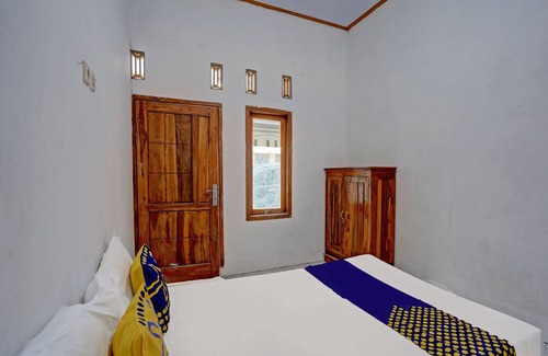 Prigen Hotel | SPOT ON 92906 Surya Indah Homestay Syariah