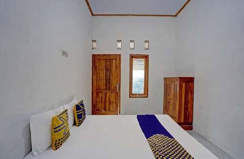 Prigen Hotel | SPOT ON 92906 Surya Indah Homestay Syariah