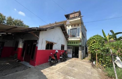 Lawang Hotel | SPOT ON 93999 Kost Ibu Joko Syariah