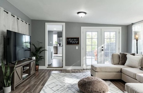 City Heights House | Spotless,Spacious,Spool Oasis, GasLamp, Free Parking Beaches and Privacy