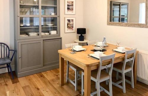 Parkgate House | Spring Cottage