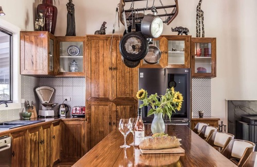 Spring Hill House | Spring Hill Country Retreat with spa