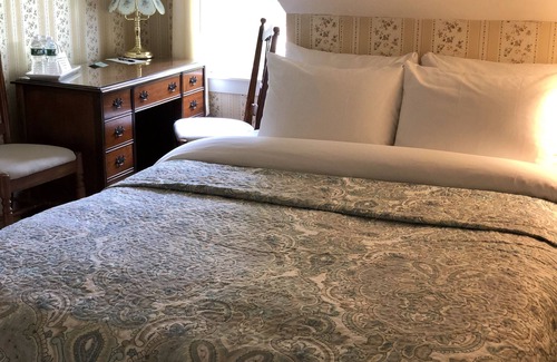 Mansfield House | Spring Hill Inn