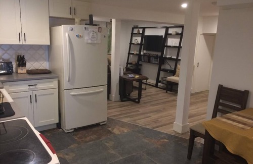 Mount Washington Apartment | Spring/Summer Mountain Spa Nature Retreat with 15 Acre Trail System