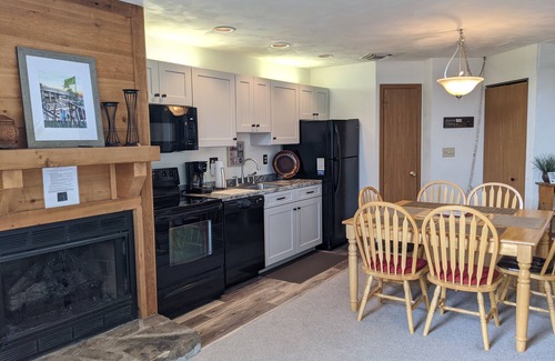Seven Springs Condo | Spring/Summer on the Mountain at 7 Springs! Updated & Cozy condo! Ski in/Ski out