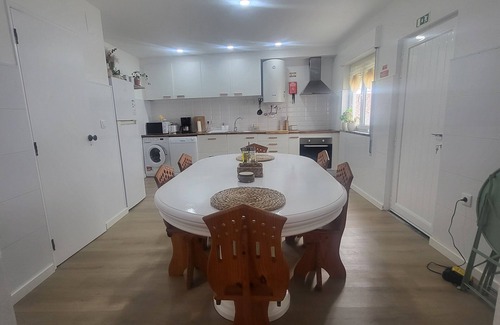Olho Marinho House | Spring Water House, townhouse near beaches and nice places to visit