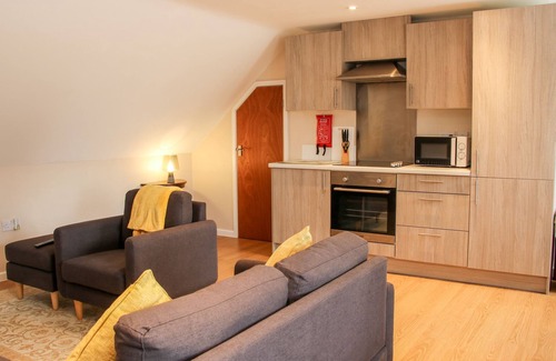 Washford Cottage | SPRINGFIELD HOUSE, romantic, with a garden in Newport, Shropshire