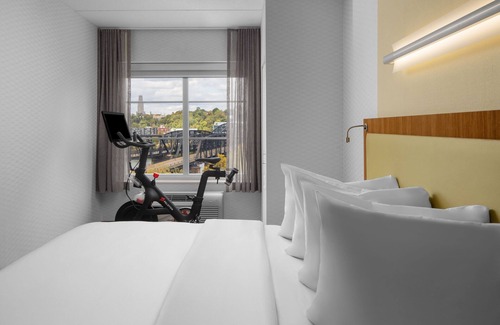 South Side Flats Hotel | SpringHill Suites by Marriott Pittsburgh Southside Works