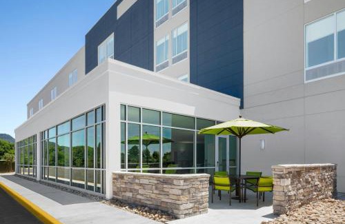 Hollins Hotel | SpringHill Suites by Marriott Roanoke North