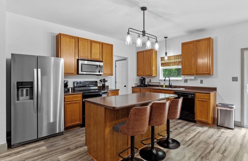 O'Fallon House | Springhurst Serenity: Fresh 4BR Getaway